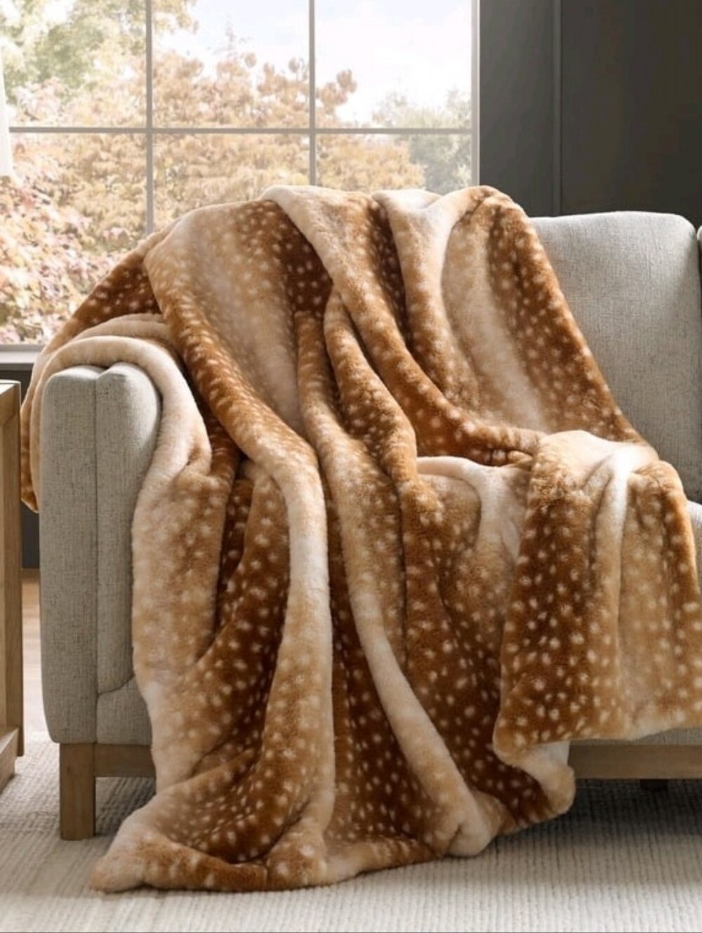 (6) Luxurious Faux Fir Throw